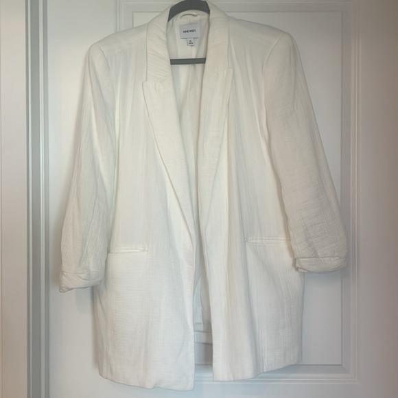 Blazer - Nine West White Blazer - XL - Embrace the “old money look - Picture 5 of 6